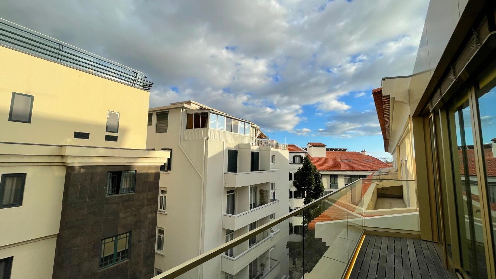 Hortas 21 H10 * Funchal (Madeira)